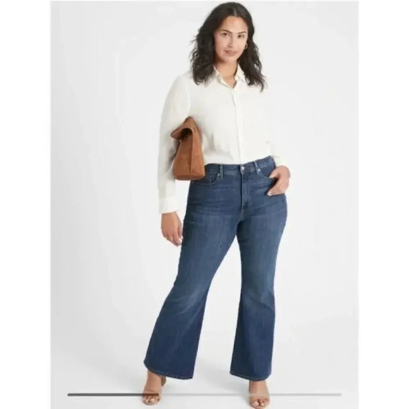 Banana Republic factory Slim Flare Jean - Picture 1 of 7
